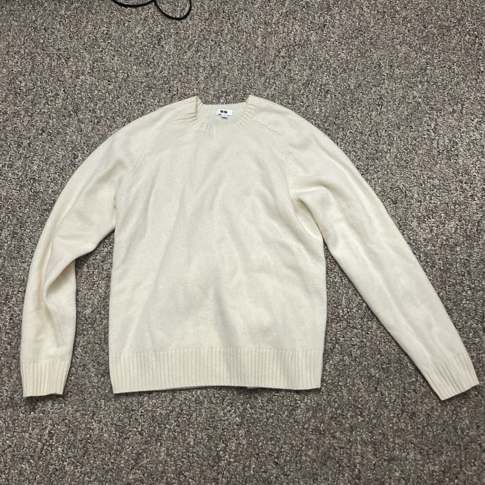 Uniqlo Cream/white Lambswool sweater